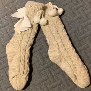 NWT UGG Fleece Lined Cozy Socks